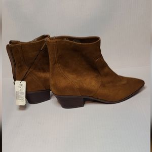 Banna Republic Faux Suede Bootie Pointed Toe Dark Brown 10 NTW